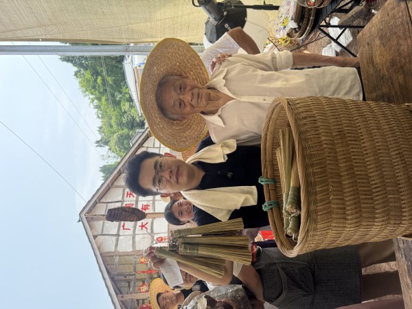 园十州 从“土货书记”到“中国好人” 关祖苹透过直播带动乡村振兴